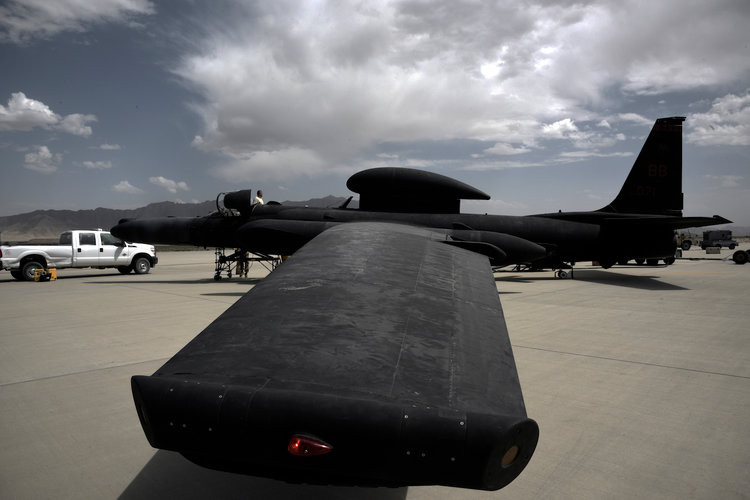 Cuối cùng là máy bay do thám U-2S Dragon Lady với giá thành vnaja hành 12.500 USD cho mỗi giờ bay. Hiện đây cũng là chiếc máy cổ nhất đang phục vụ Không quân Mỹ bên cạnh chiếc B-52. Nguồn ảnh: BI.