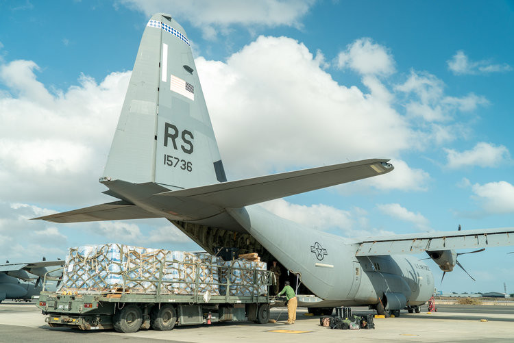 Vận tải cơ C-130J - phiên bản mới nhất trong dòng C-130 của Không quân Mỹ có giá thành vận hành chỉ 6.600 USD cho mỗi giờ bay. Đây cũng là phiên bản có giá vận hành, bảo dưỡng và lương phi công thấp nhất trong dòng C-130. Nguồn ảnh: BI.