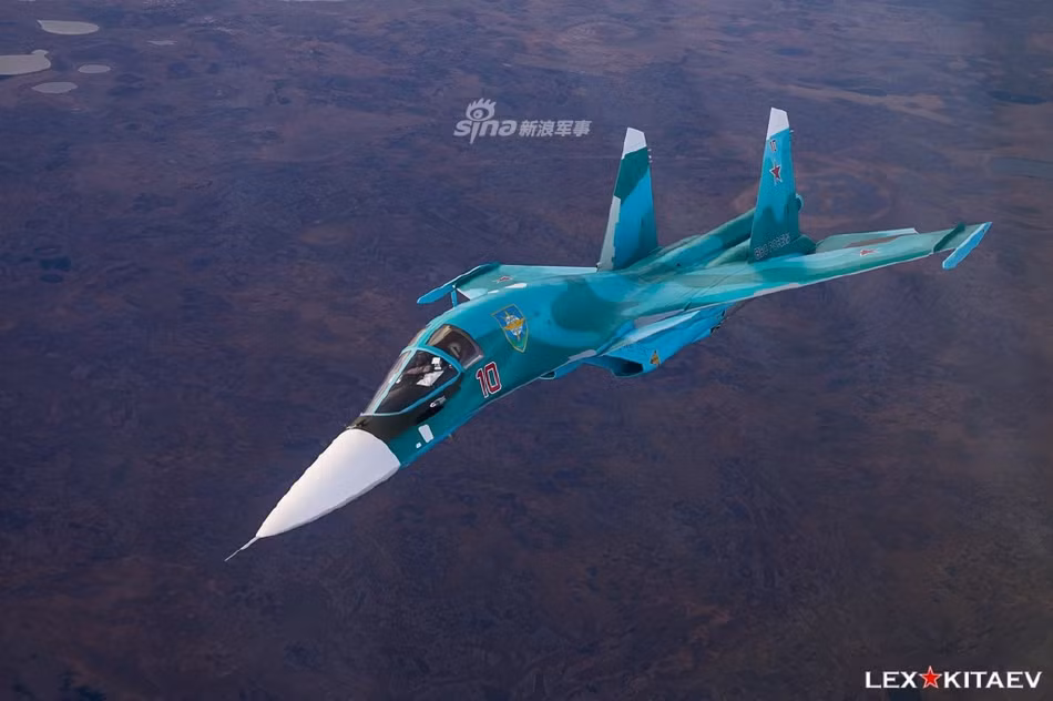 Trong quá khứ, Không quân Algeria cũng từng báo cáo sẽ có khả năng đặt hàng tổng cộng 40 chiếc tiêm kích - bom Su-34 từ Nga. Tuy nhiên tới nay vẫn chưa có thêm bất cứ thông tin nào về đơn đặt hàng này. Nguồn ảnh: Kitaev.