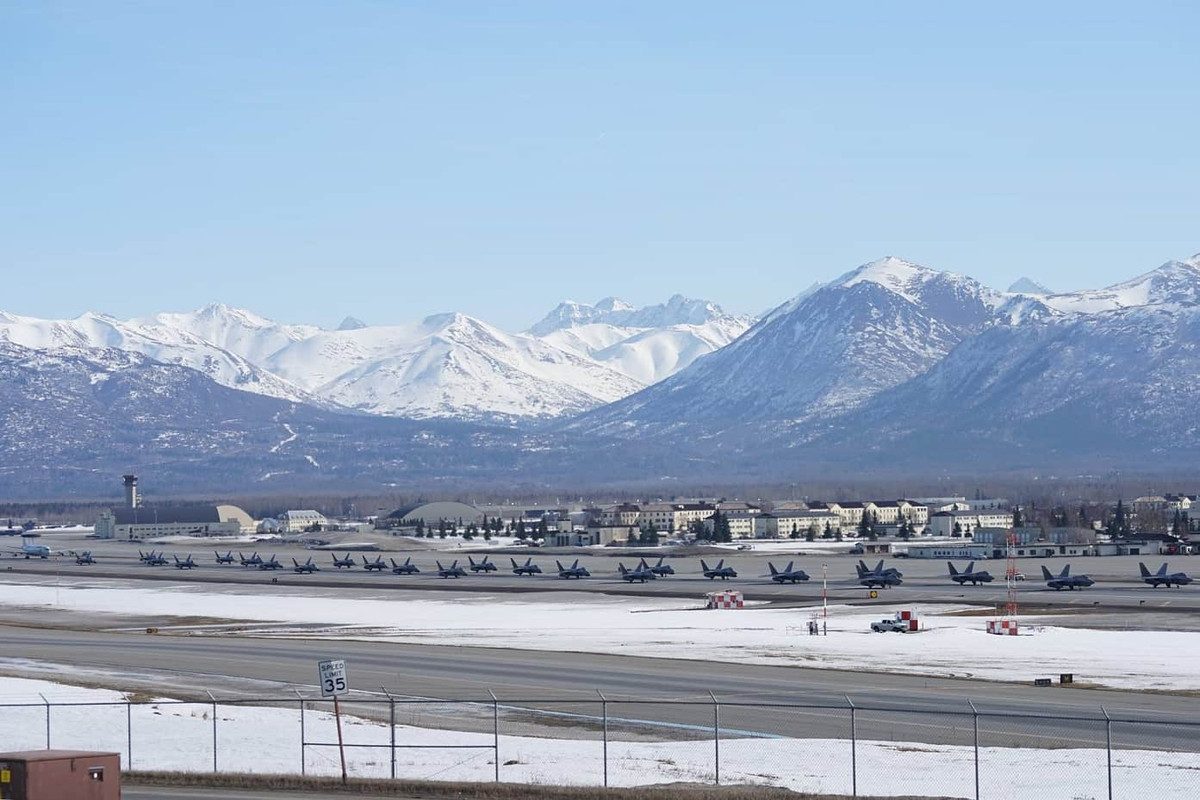 Elmendorf-Roichardson là một trong nhiều căn cứ không quân chiến lược của Quân đội Mỹ, nó có vị trí chiến lược khá đặc biệt khi nằm gần với biên giới Nga và cửa ngõ dẫn vào Bắc Cực. Nguồn ảnh: 3rdwing.