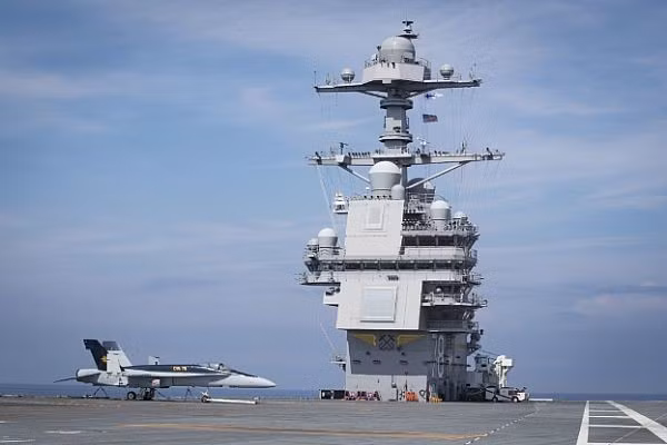 Nhiều nguồn tin được truyền thông Mỹ cho biết, sự cố của thang máy dùng để nâng vũ khí trên tàu sân bay USS Gerald R. Ford thực tế đến từ hệ thống phần mềm, và có thể cải thiện được chỉ trong thời gian ngắn. Nguồn ảnh: Pinterest.