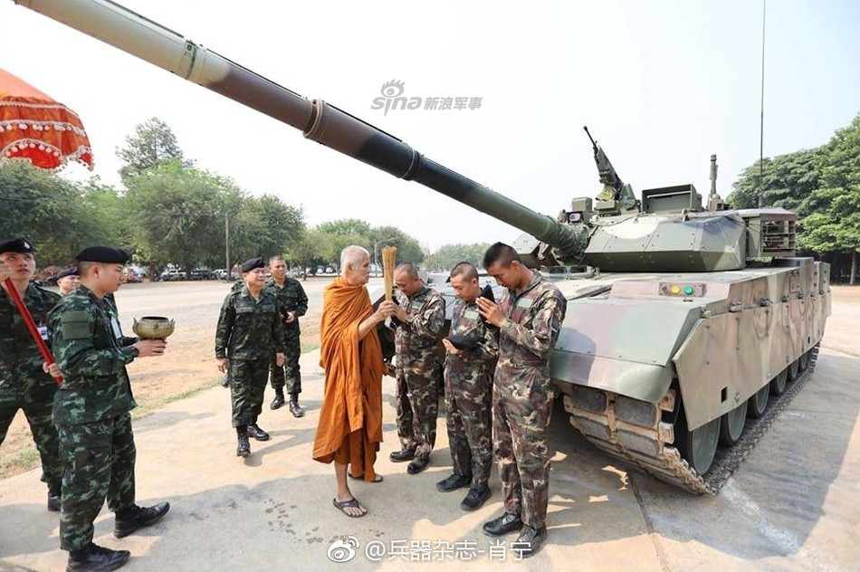 Trước đó vào tháng 10/2017, Thái Lan đã nhận 28 chiếc VT-4 từ Trung Quốc. Sau khi nhận bàn giao đợt đầu tiên, Thái Lan tiếp tục đặt thêm 11 chiếc khác. Được biết đơn giá của mỗi chiếc VT-4 ước tính lên đến 5.2 triệu USD. Nguồn ảnh: Sina.