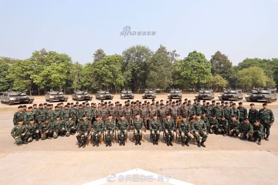 Tính tới đầu năm 2019, Thái Lan đang có trong tay 39 xe tăng VT-4. Trong năm 2019 này, phía Thái Lan cũng dự kiến sẽ đặt mua và trang bị tổng cộng thêm 14 chiếc VT4 nữa trong đó có 10 chiếc vừa được nhập biên hôm 21/3 vừa rồi. Nguồn ảnh: Sina.