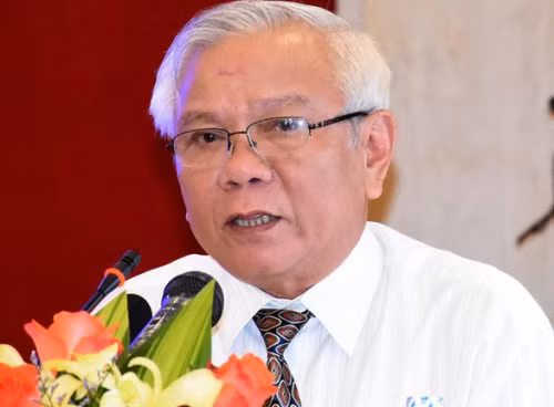 Chủ tịch Khánh Hòa cho biết, sau khi xử lý kỷ luật, Thường vụ Tỉnh ủy đã ý kiến thẳng với các nhân sự, nếu xét thấy mình không còn uy tín để làm việc thì có thể xin nghỉ.