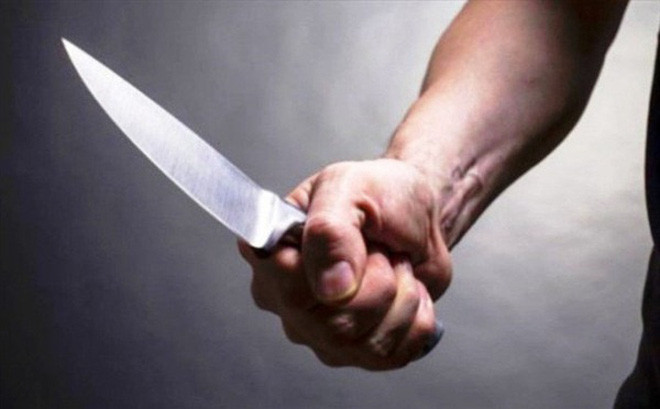 Hậu quả anh Văn bị thương ở cằm, sườn trái và ngực phải. Sau đó được người dân đưa đi cấp cứu tuy nhiên do vết thương quá nặng anh Văn đã tử vong tại Bệnh viện quân y 110 - Bắc Ninh. Chị Thúy bị thương ở tay trái và ngực phải. Nguyên nhân ban đầu do mâu thuẫn về tình cảm, Khánh đã dùng dao đâm nhiều nhát vào người chị Thúy và anh Văn. 