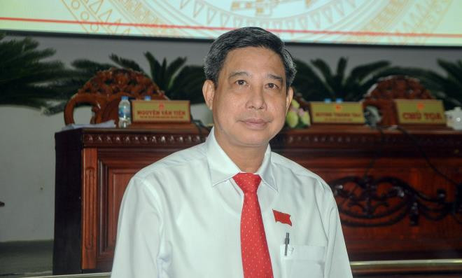 Ông Đồng Văn Thanh sinh ngày 24/6/1969. Quê quán: xã Nhơn Ái, huyện Phong Điền, TP Cần Thơ. Trình độ: Cử nhân Xã hội học, Cao cấp Lý luận chính trị. Trước khi làm Phó Chủ tịch UBND tỉnh Hậu Giang, ông từng là Chánh Văn phòng Huyện ủy Châu Thành A, Phó Chủ tịch UBND huyện Châu Thành A, tỉnh Hậu Giang. Tháng 6/2007, ông giữ chức Phó chánh Văn phòng Tỉnh ủy. Từ tháng 5-2011 là Chánh Văn phòng Tỉnh ủy Hậu Giang.