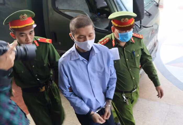 Xu vu be 3 tuoi bi me cung bo duong danh tu vong: Dan doi tu hinh-Hinh-2