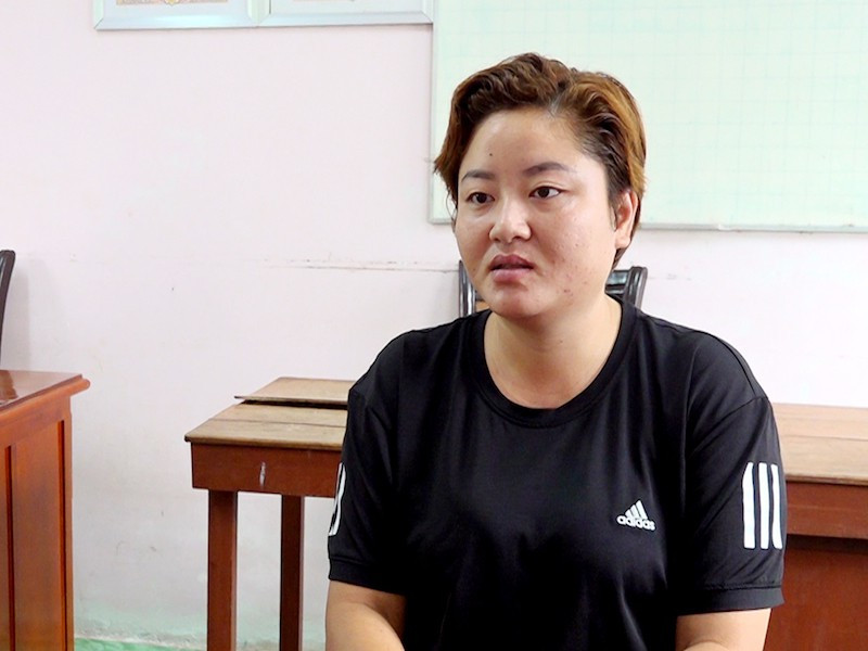  5. Người phụ nữ chuyên cướp tài sản của học sinh: Lê Thiện Ngọc Trân (24 tuổi, ngụ TP Châu Đốc, An Giang) khai để có tiền tiêu xài nên đã rủ em ruột và cháu ruột đi cướp giật tài sản của các học sinh. Trân còn thừa nhận đã thực hiện trót lọt sáu vụ cướp giật tài sản khác của các em học sinh trên địa bàn huyện An Phú. 