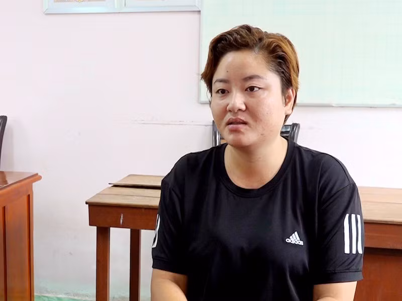  5. Người phụ nữ chuyên cướp tài sản của học sinh: Lê Thiện Ngọc Trân (24 tuổi, ngụ TP Châu Đốc, An Giang) khai để có tiền tiêu xài nên đã rủ em ruột và cháu ruột đi cướp giật tài sản của các học sinh. Trân còn thừa nhận đã thực hiện trót lọt sáu vụ cướp giật tài sản khác của các em học sinh trên địa bàn huyện An Phú. 