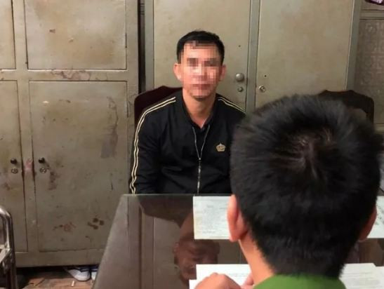 Bao ve xit son vao o to o chung cu: Khoi to 3 nguoi