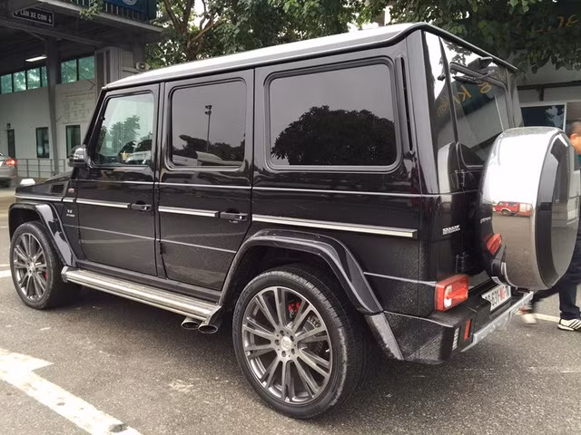 Để bạn đọc dễ dàng so sánh, một chiếc Mercedes G63 AMG bình thường chỉ có công suất tối đa 544 mã lực và mô-men xoắn cực đại 760 Nm. Nhờ sức mạnh nâng cao, Brabus B63-620 có thể đạt 0-100 km/h trong 5,1 giây và tốc độ tối đa 230 km/h.
