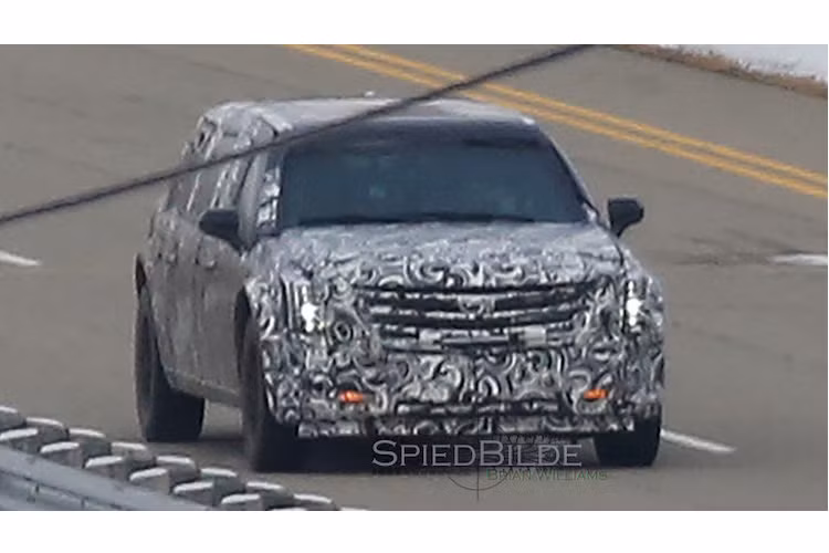 Tuy nhiên vào lần bầu cử tới, sau khi ông Obama hết nhiệm kỳ và "nhường chỗ" cho Tổng thống mới, chiếc Cadillac One sẽ chính thức "về hưu" và được thay thế bởi một chiếc xe mới. Vừa qua, một hình ảnh chụp lén phiên bản thử nghiêm của xe đã lộ diện.