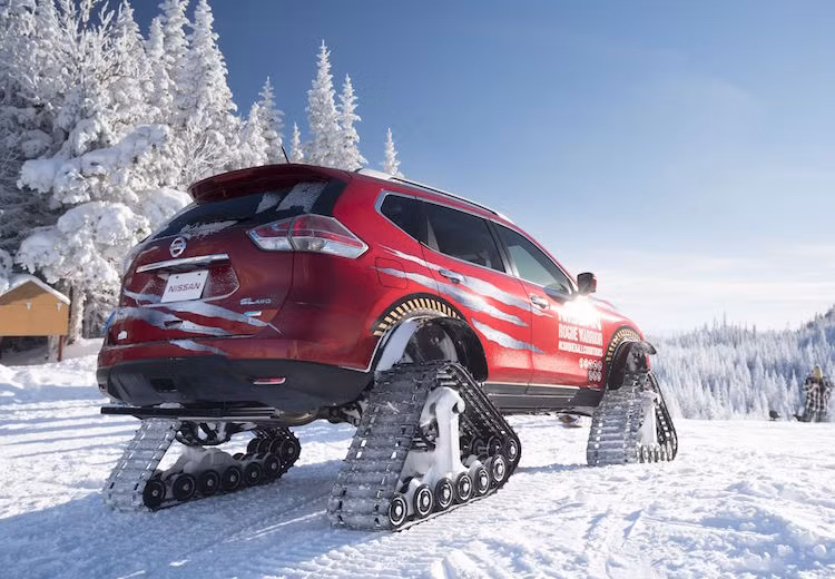 Ngoài ra, hệ động lực của chiếc xe cũng không có điểm khác biệt gì so với các phiên bản dân dụng với hệ thống dẫn động 4 bánh và hộp số tự động vô cấp Xtronic.