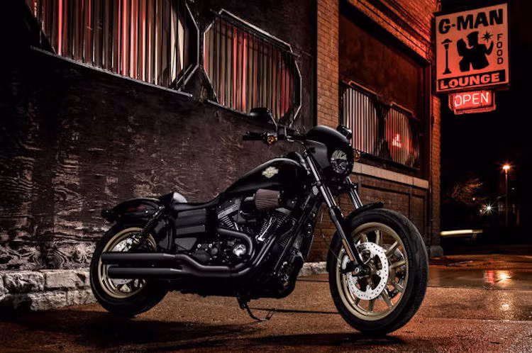 Với những cải tiến mới, Low Rider S được Harley bán với giá 16.699 USD - đắt hơn một chút so với mức 14.399 USD của Low Rider thường.