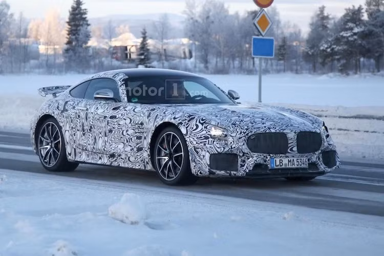 Sieu xe Mercedes AMG GT thu nghiem trong bao tuyet