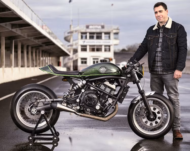 Khối động cơ 649 cc xi-lanh kép của Vulcan cùng bộ khung chính được giữ nguyên. Để tăng chất thể thao, MRS Oficina đã lắp cho Vulcan S một bộ ống xả kép với cổ pô cuốn vải chống nóng và cặp pô "quả chùy" cổ điển.