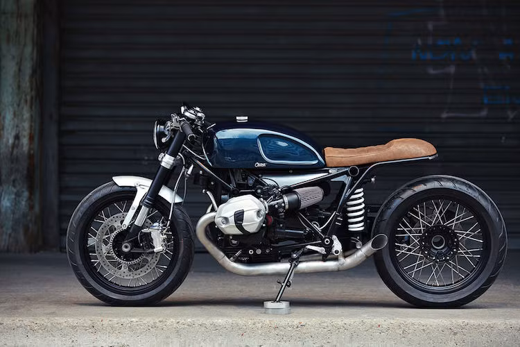 Dù khó nhận ra hơn nhưng trên thực tế, cả 2 bánh của R nine T đã được Willie nâng đường kính vành từ 18 lên thành 19 inch. Đồng thời, anh cũng đã lựa chọn lốp Angel GT của Pirelli để khiến chiếc xe có độ bám đường tốt hơn.