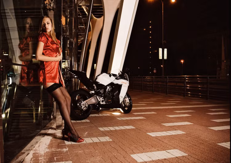 Mẫu xe ý tưởng đầu tiên của RC8 xuất hiện từ năm 2005, được trang bị động cơ V-Twin từ chiếc Super Duke vào lúc đó.