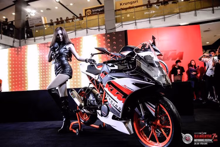 Với tổng diện tích tổ chức lên tới hơn 10.000 mét vuông, Bangkok Motorbike Festival 2016 đã thu hút được một lượng lớn các khu trưng bày khác nhau, trong đó có những hãng xe tên tuổi, các hãng phụ kiện và "đồ chơi" liên quan tới xe máy.
