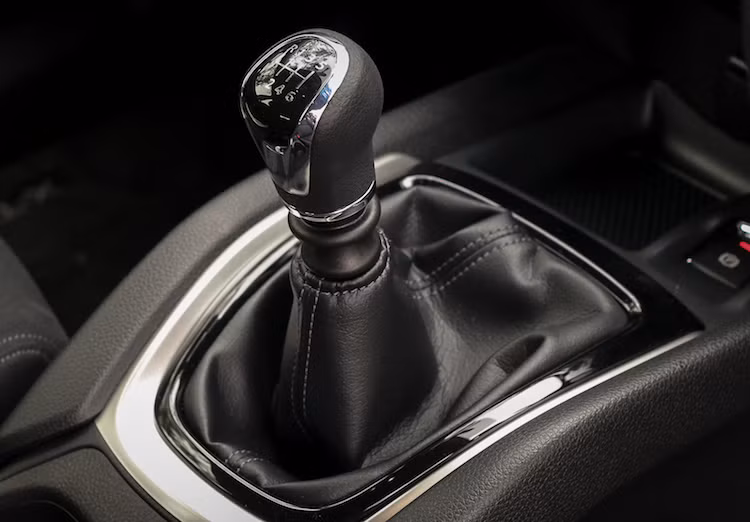 Ngoài ra, hộp số sàn cũng có thể sẽ không được đưa về cho X-Trail tại Việt Nam. Thay vào đó, mọi phiên bản của xe sẽ có hộp số tự động vô cấp X-Tronic CVT.