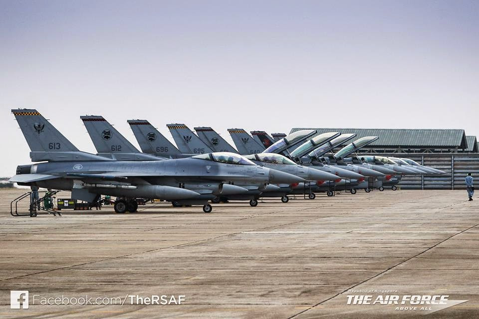 Năm 1998, Không quân Singapore nhận một lúc 18 chiếc F-16C/D Block 52. Một năm sau, số lượng F-16C/D của Singapore tăng lên 30 chiếc với việc chuyển giao 12 máy bay khác. Nguồn ảnh: The Air Force Facebook RSAF