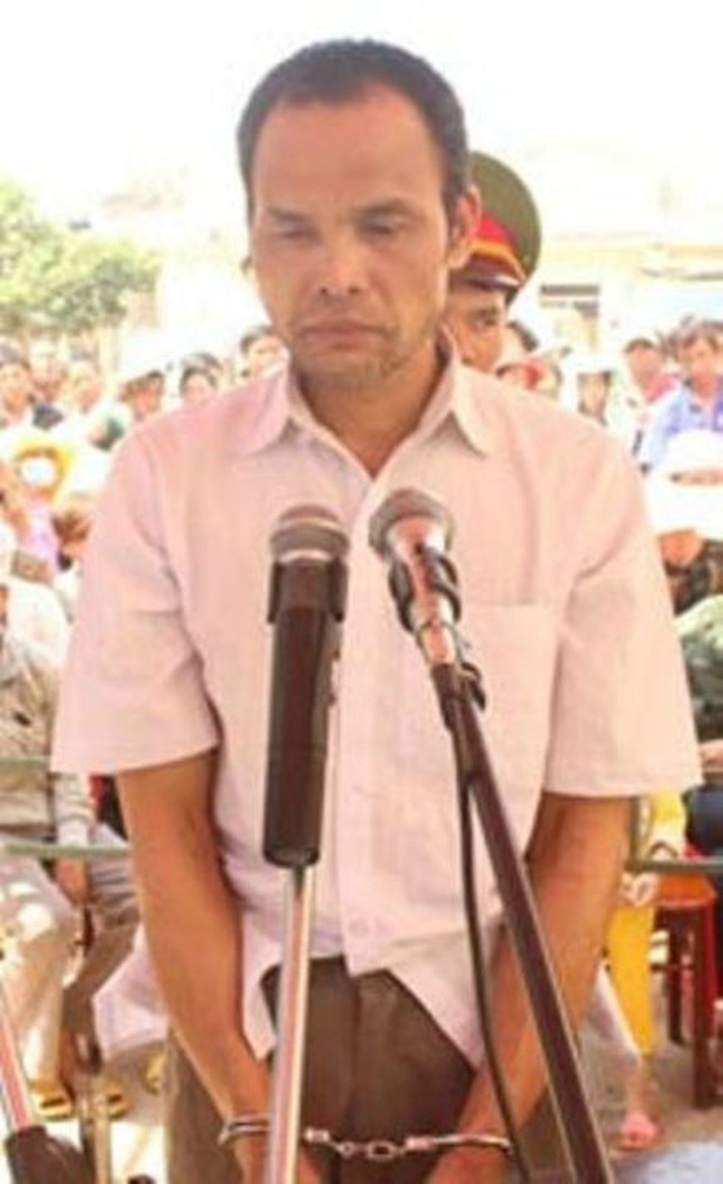 Ngày 6/3/2014, TAND tỉnh Đắk Nông đã đưa vụ án trên ra xét xử sơ thẩm tại địa phương. Kết thúc phiên tòa, HĐXX tuyên phạt bị cáo Nguyễn Gia Thiều tử hình về tội giết người và 6 năm tù về tội cướp tài sản. Tổng hình phạt mà bị cáo phải chịu là tử hình.