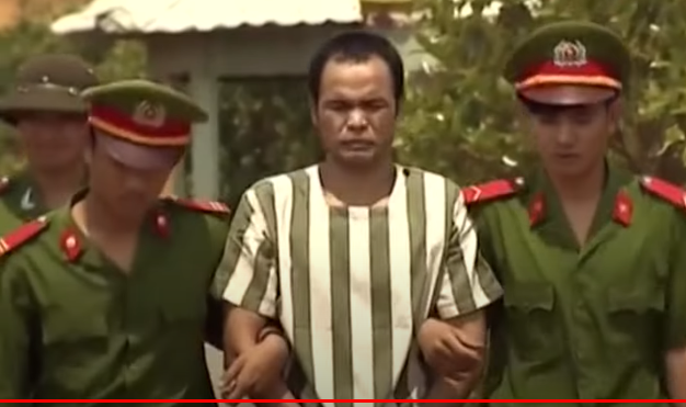 Khoảng 7h, Thiều thức dậy mang số nữ trang cướp được đến tiệm vàng Phi Hùng bán được hơn 2 triệu đồng rồi bắt xe đò về TP HCM cho đến khi bị bắt giữ.