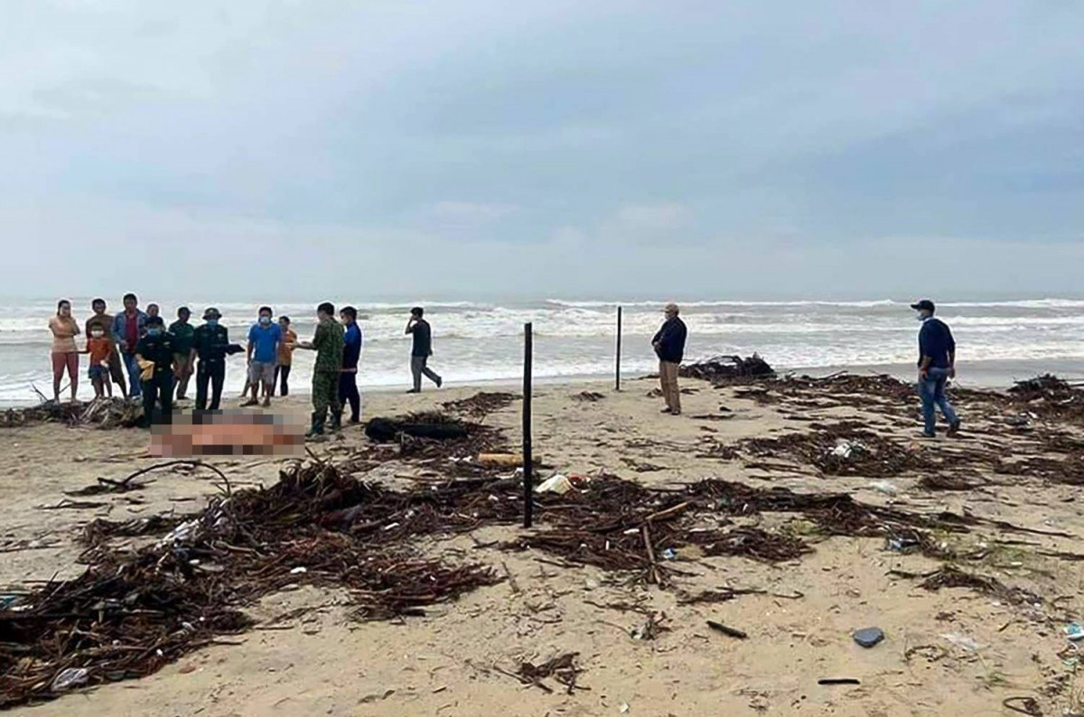  Phát hiện thi thể người đàn ông nổi trên biển: Ngày 2/3, Đồn biên phòng Cửa Sót, tỉnh Hà Tĩnh cho biết, chiều 1/3, một ngư dân ở xã Thạch Sơn, huyện Thạch Hà đã vớt được một thi thể người đàn ông nổi trên biển khi đi đánh bắt cá. Qua kiểm tra, nhận định thi thể khoảng 50 tuổi, trên người mặc quần áo màu nâu… Hiện lực lượng chức năng đã thông tin, liên hệ để xác định danh tính và tìm kiếm người thân của nạn nhân để bàn giao cho gia đình.