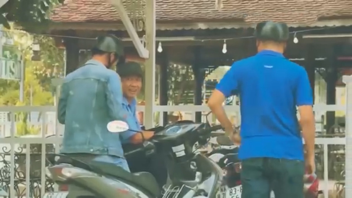 Trong lúc đang tìm cách xác minh nhân thân nạn nhân, một người phụ nữ đến cơ quan Công an trình báo chồng mình là Nguyễn Văn Lâm, (42 tuổi, ngụ ấp Tà Lóc, xã Sơn Kiên, huyện Hòn Đất) hành nghề chạy xe ôm đi từ tối hôm qua mà vẫn chưa có tin tức gì. Cơ quan Công an nhận định, Nguyễn Văn Lâm có thể là nạn nhân vừa bị sát hại nên cho người phụ nữ này nhận diện thi thể.