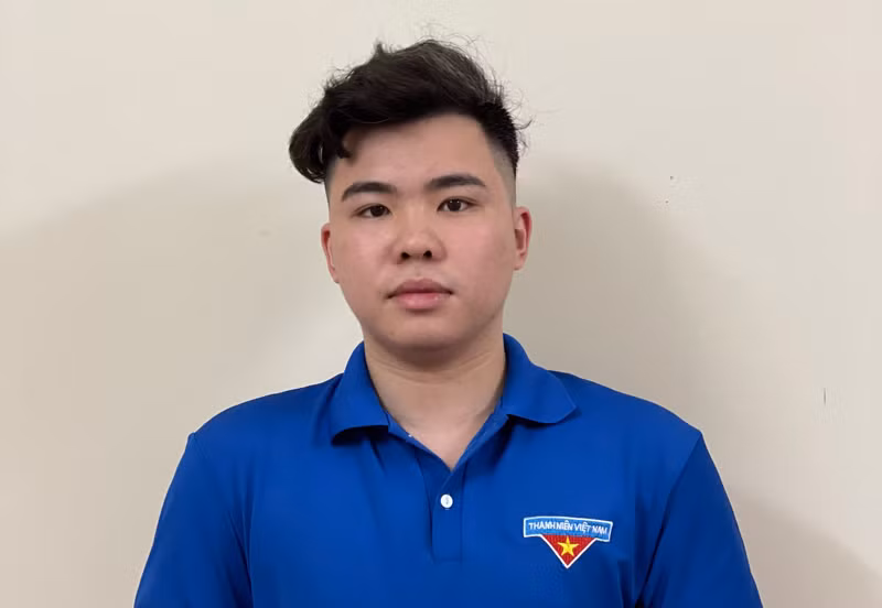  Nguyễn Tuấn Minh, nghệ nhân gốm sứ: Năm 2020, được Sở Công Thương Hà Nội chứng nhận nghệ nhân tham gia chuỗi Kết nối mạng lưới sản xuất và tiêu dùng bền vững ngành Gốm sứ TP Hà Nội; trực tiếp chế tác tác phẩm “Đôi bình vuốt tay men rạn cổ”, "Đôi chóe men rạn mặt hổ phù vẽ rồng".