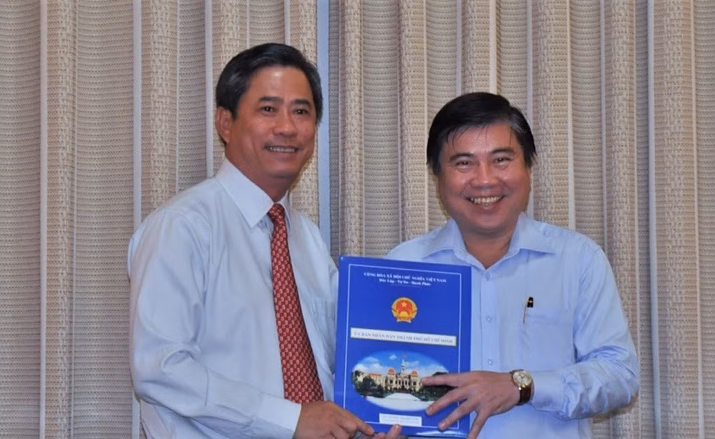 Ông Dương Thanh Tùng là con của cố giáo sư Dương Nghiệp Chí, nguyên Phó tổng cục trưởng Tổng cục Thể dục thể thao.