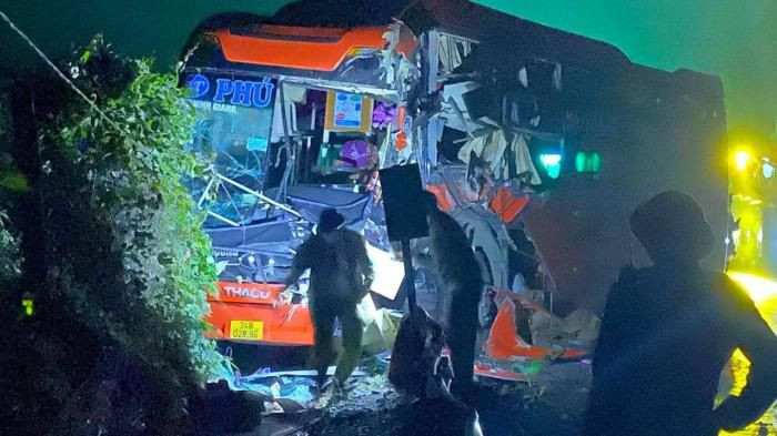 Hậu quả, vụ tai nạn đã khiến một người tử vong, nhiều người bị thương đã được đưa đi cấp cứu. 