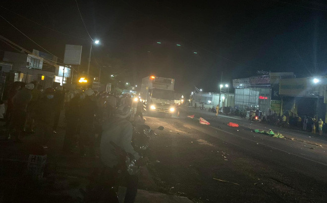  Va chạm với ô tô, hai thanh niên đi xe máy thiệt mạng: Tối 6/3, anh Đ.T.T (SN 2004, trú huyện Tuy Đức, tỉnh Đắk Nông) điều khiển xe máy phía sau chở theo anh Y.P (SN 2004, trú cùng huyện) khi đến xã Đắk Wer, Đắk R'lấp đã va chạm với ô tô 16 chỗ do anh Nguyễn Công D. (SN 1992, trú TP Buôn Ma Thuột) điều khiển theo chiều ngược lại. Hậu quả, vụ tai nạn khiến anh T. và anh Y.P tử vong tại chỗ.