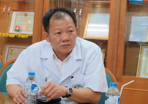 Ông Dương Đức Hùng là Quyền Chủ tịch hội đồng quản lý Bệnh viện Bạch Mai. 