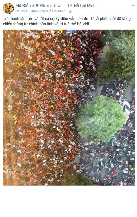 "Trái bóng lăn tròn và sự kỳ diệu vẫn còn đó. Tỉ số phút chót đã là chiến thắng từ chính bản lĩnh và trí tuệ thế hệ Việt Nam!", đó là dòng trạng thái của một bạn trẻ khi nói về thành tích "trong mơ" của đội tuyển U23 Việt Nam trong giải đấu châu lục lần này.