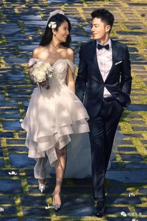 Câu chuyện tình trải nhiều nguy nan của cặp đôi Hoắc - Lâm cuối cùng đã đơm hoa bằng một lễ cưới vào năm 2016.