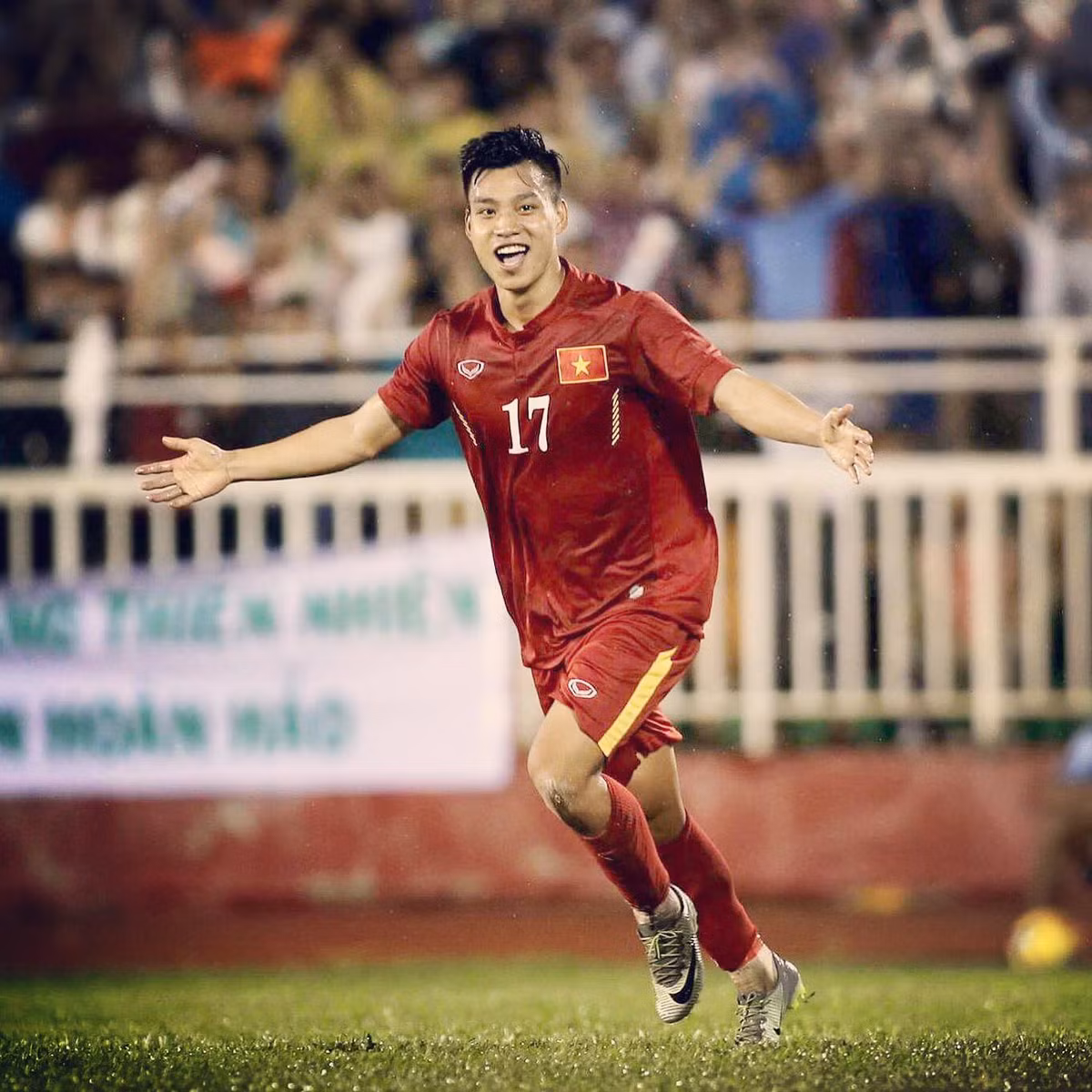 Văn Thanh có thể thi đấu ở nhiều vị trí khác nhau như hậu vệ phải, hậu vệ trái, tiền vệ trung tâm, tiền vệ biên và thậm chí cả tiền đạo. Tại VCK U23 Châu Á 2018, cầu thủ 21 tuổi được bố trí thi đấu ở cả vị trí biên phải và biên trái. Anh thi đấu ổn định và đóng góp vào chiến tích giành ngôi vị Á quân của đội nhà.