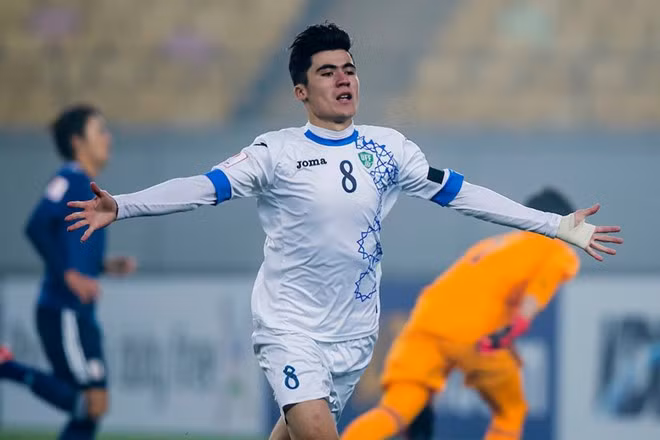 Sau trận thắng 4-0 trước đương kim vô địch U23 Nhật Bản ở tứ kết, HLV trưởng U23 Uzbekistan - Ravshan Khaydarov - khen ngợi học trò: "Yakhshiboev có tương lai rất tốt. Cậu ấy là một trong những người giỏi nhất trên sân. Ở cương vị HLV, tôi tin cậu ấy có thể làm nhiều hơn những gì đã thể hiện".