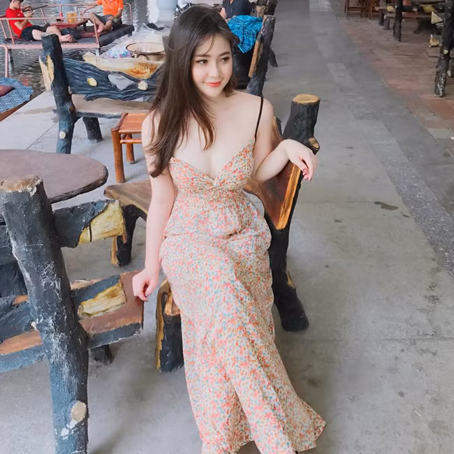 Cô nàng dự định lấn sân showbiz và hứa hẹn "bùng nổ" vào năm 2018.