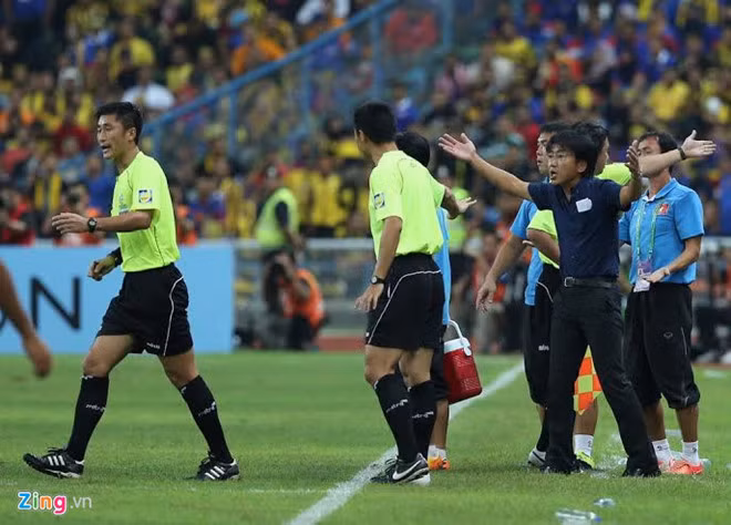 HLV Toshiya Miura phản đối quyết định của ông Ma Ning.