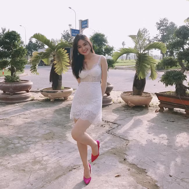 Cô nàng đã biết đến và theo dõi vị đội trưởng U23 Việt Nam từ trước khi diễn ra giải U23 châu Á. Thảo Nguyên theo dõi từ đường chuyền, pha sút bóng của Xuân Trường.