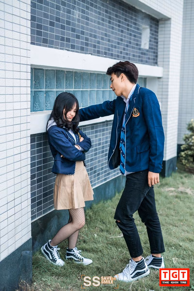 Bộ ảnh kỷ yếu The Heirs chính là một trong những dấu mốc đáng nhớ về thời học sinh của 42 thành viên lớp 12C7- THPT Hàm Rồng (Thanh Hóa).