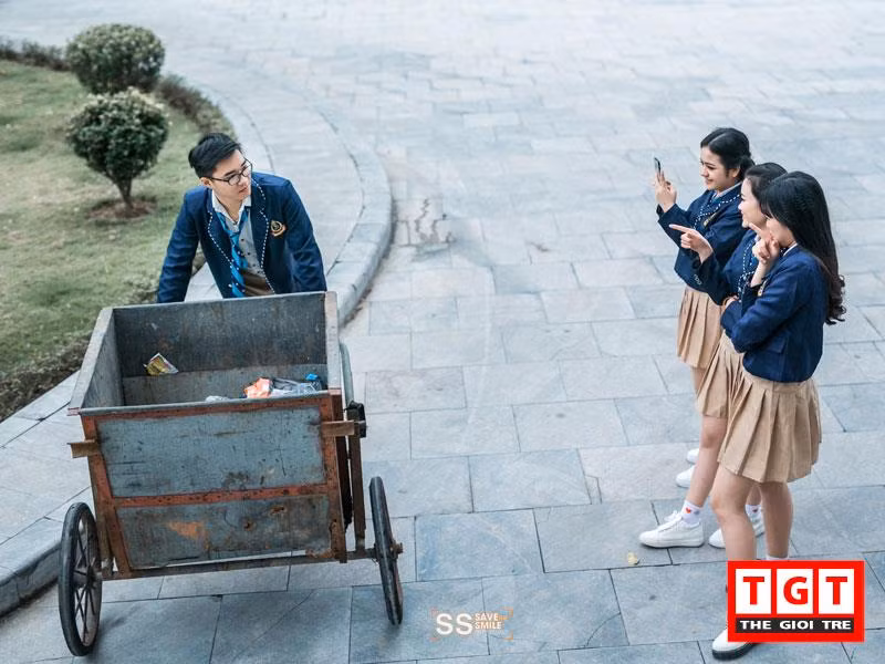 ... Chúng em chỉ sáng tạo trong một khuôn khổ nhất định, không thái quá hay phản cảm. Nên hãy cứ để chúng em được vui tươi, cảm nhận cuộc sống đúng với lứa tuổi của mình.