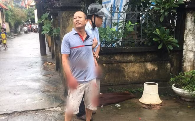  1. Thảm sát cả nhà em ruột: Sáng sớm 1/9, Nguyễn Văn Đông (SN 1966, trú xã Hồng Hà, huyện Đan Phương, Hà Nội) cầm dao truy sát gia đình người em ruột mình. Nguyên nhân vụ thảm sát được cho do mâu thuẫn đất đai.