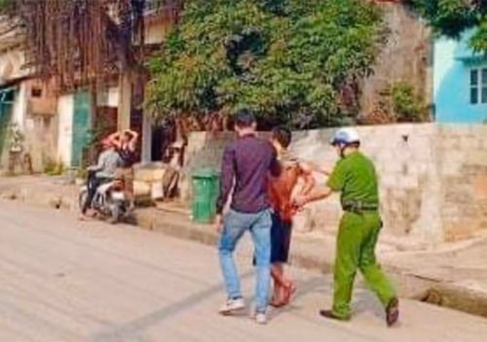 Danh tính nghi phạm được xác định là Tô Văn Hào (SN 1985, trú tại khu 4, thị trấn Na Dương, huyện Lộc Bình, tỉnh Lạng Sơn).