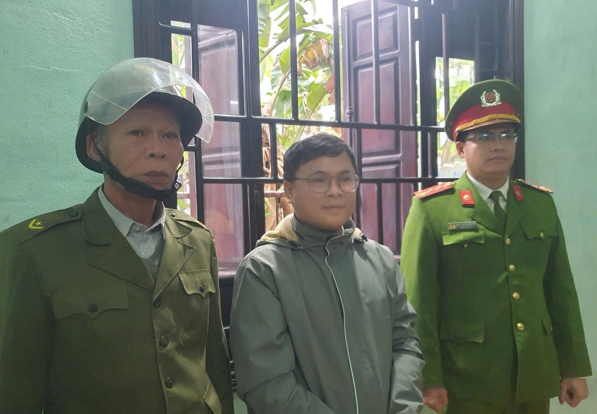 Khởi tố cựu cán bộ Văn phòng Đoàn đại biểu Quốc hội Huế Khoi to cuu can bo Van phong Doan dai bieu Quoc hoi Hue