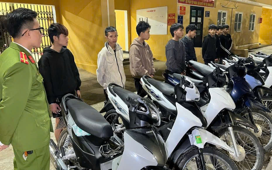 Bắt nhóm đạo chích chuyên trộm cắp xe máy ở Huế Bat nhom dao chich chuyen trom cap xe may o Hue