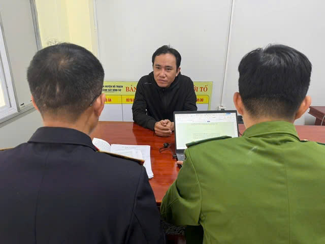 Lừa “chạy án”, người đàn ông chiếm đoạt hơn 600 triệu đồng Lua “chay an”, nguoi dan ong chiem doat hon 600 trieu dong