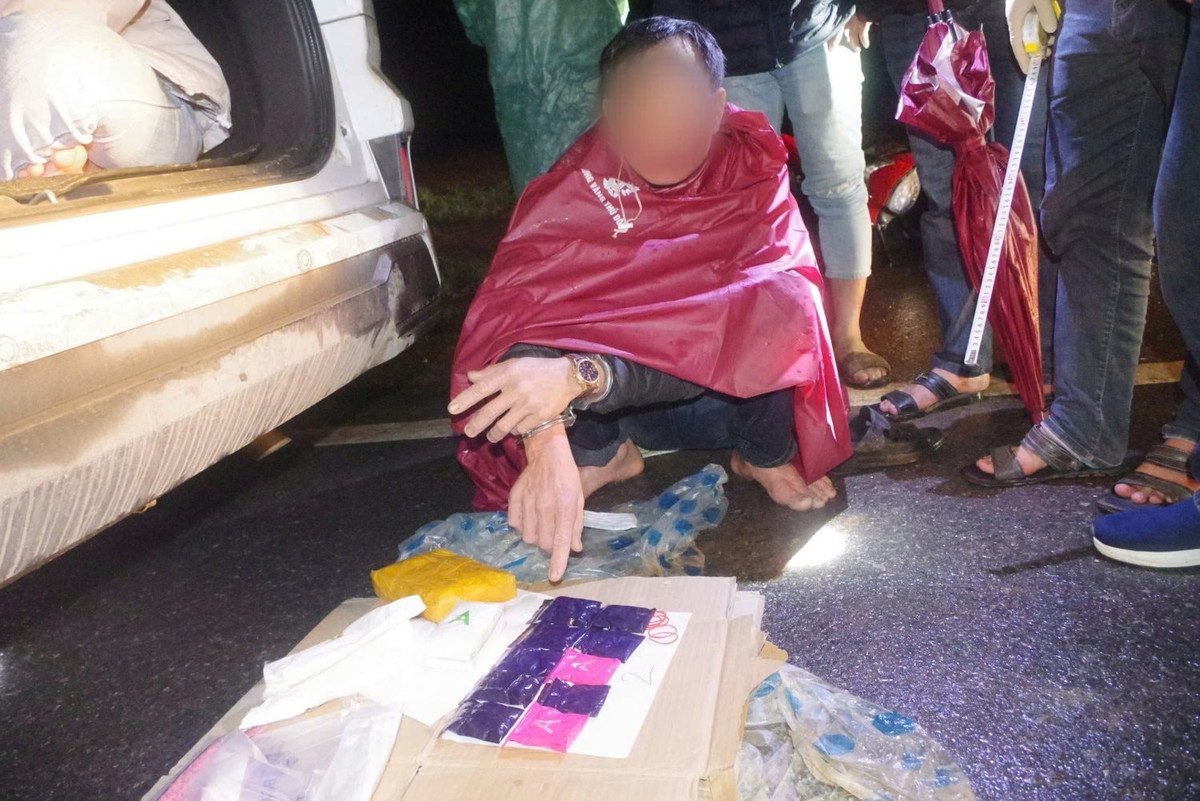 Bắt đối tượng mua bán trái phép chất ma túy số lượng lớn Bat doi tuong mua ban trai phep chat ma tuy so luong lon