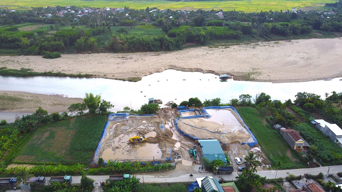 Hàng loạt mỏ khoáng sản ở Quảng Ngãi tìm được chủ Hang loat mo khoang san o Quang Ngai tim duoc chu